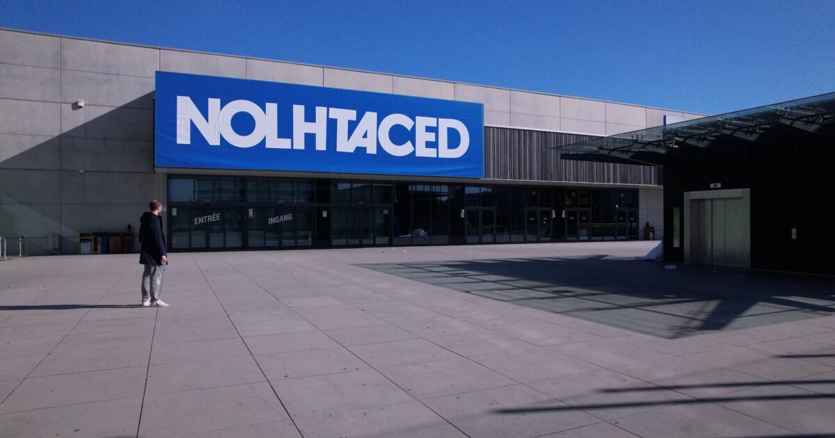 Decathlon verandert naam in 'Nolhtaced' en gaat omgekeerd winkelen |  SPORTNEXT - De sportmarketing community
