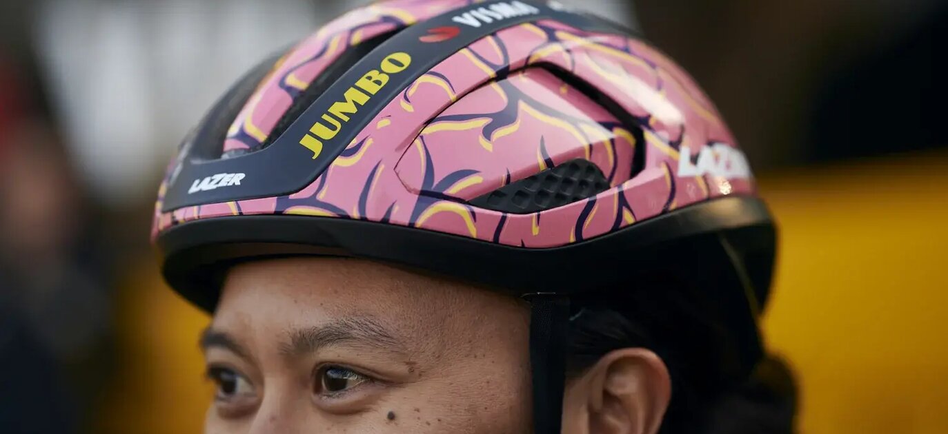 Gastvrijheid Toevallig Sovjet Team Jumbo-Visma rijdt Parijs-Roubaix met unieke Lazer-helmen voor  bewustwording dragen fietshelm | SPORTNEXT - De sportmarketing community